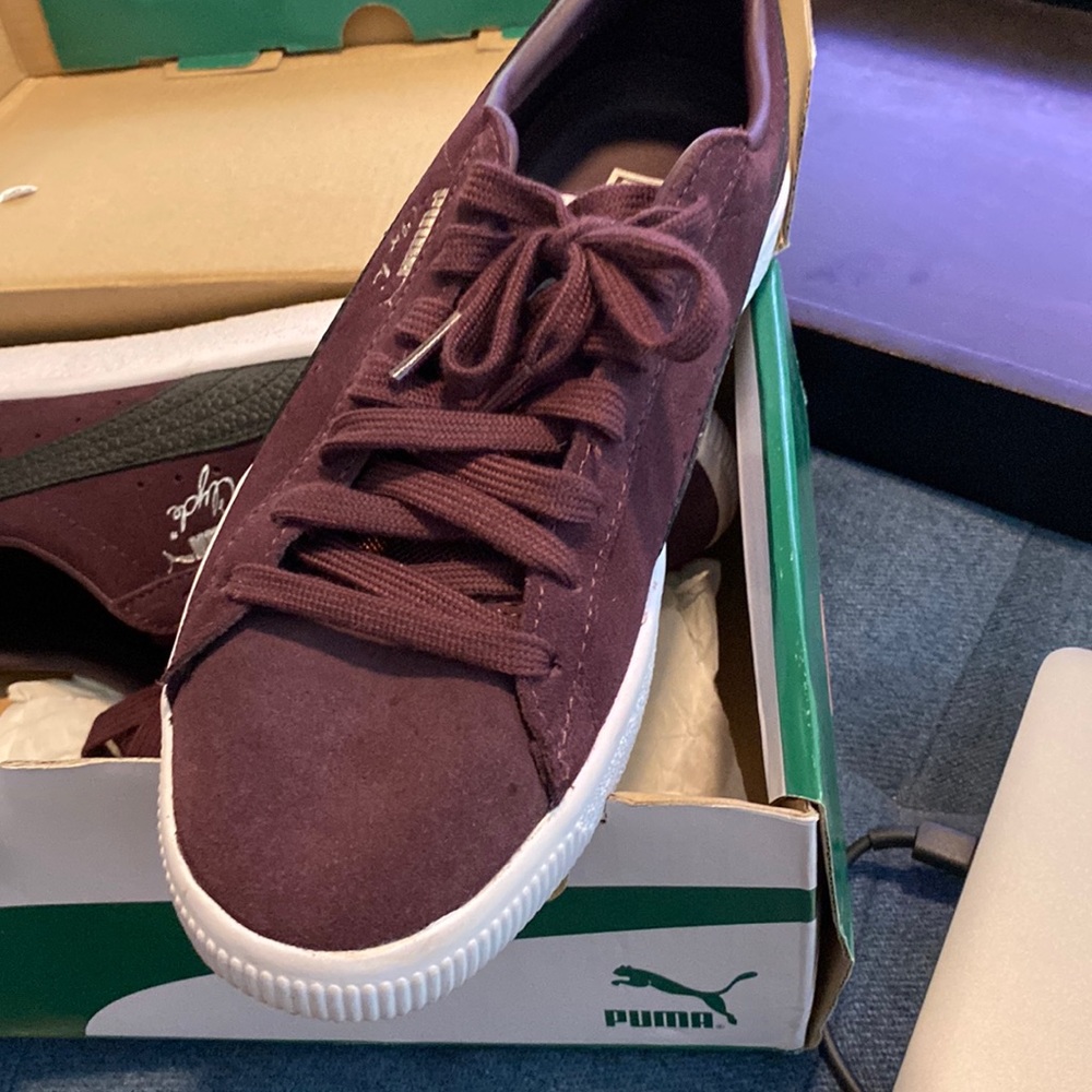 Size 8 puma sneakers